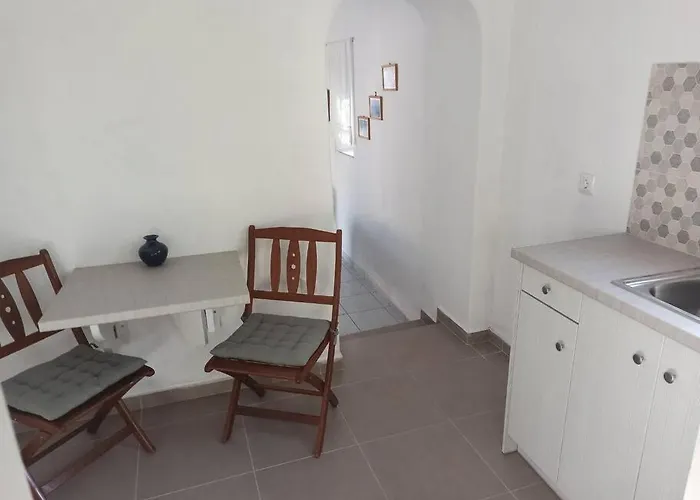 Δίκλινο Δωμάτιο Δονούσα Με Εξαιρετικό Μπαλκόνι